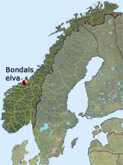 Här i Örsta kommun på Sunnmöre rinner Bondalselva.