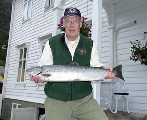 Fritjof Jebsen med havsöring. vikt 5,5 kg. 2004