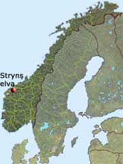 Här rinner strynselva ner mot stryn.