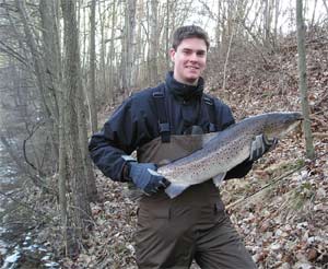 Sea trout of 5.3 kg, taken on a spring morning up at Augerum. fly-fishing stretch, trapper Andreas Hansson SFK Simpan. Image Teo Pezo.