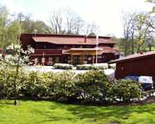 Salmon House is a popular attraction at the Royal rapids where the river's fish story that can be studied in words and pictures as well as a salmon stream aquarium.