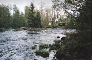 Sträckan nedströms, Torsved badplats och vindskydd i Testeboån. Foto:Rolle,Strandell