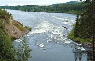 Bild över Arnemarksstryckan, ca. 25 km uppströms mynningen.