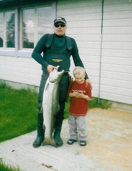 salmon12 kg taken 13 June, 03 in Lovikka of Frederick .M.Skaulu