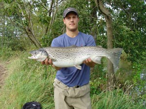 Big Trout taken by Alexander Svensson weight 5kg Sept. 2004