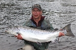 Mikael Andersson med Mörrums lax vikt 16,5 kg tagen i pool 1. Fångstdatum 120515