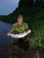 Mikael frikvist med en 6,5 kilos Lovikka lax
2005 07 16