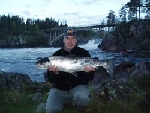 Fredrik med lax från Kalixälven Jockfall