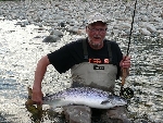 Åter en fin Junilax tagen av Berndt Forsberg och på enhandspöt igen vikt 8,6kg den 24/6 2007