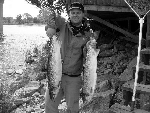 Två lusade larry tagna den 6/7 2007.
Laxarna togs på röd zon i Lilla Edet av Joakim Olsson och ingen mindre än Roine Berglund. 5,1 0ch 7.1