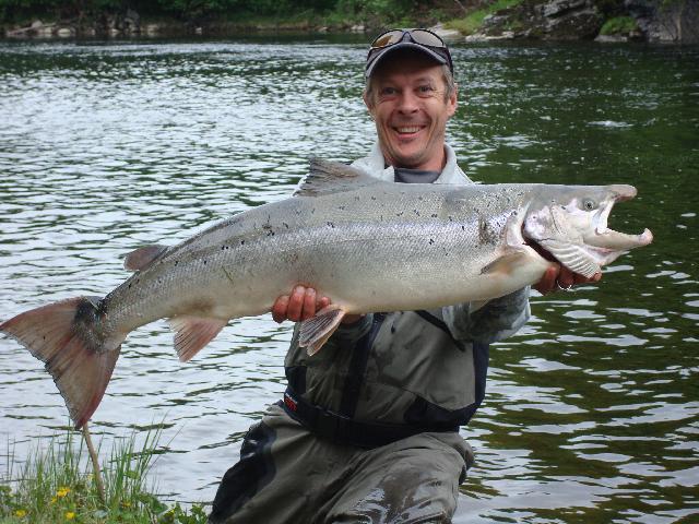 Lax 11,8 kg v,24 2010 kallt vatten i Orkla Glad Håkis fick sin 2:a