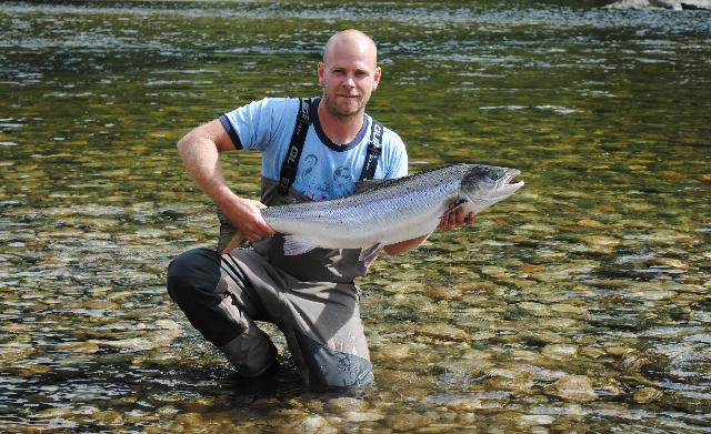 Johan Persson med sin 7.8 kg på Granöien V29 2011.