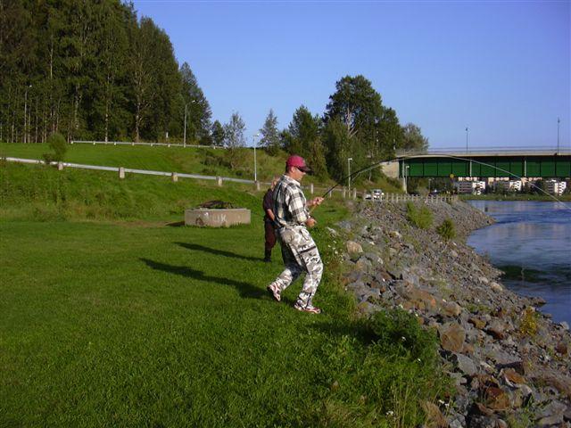 Härligt spöbög in i handtaget,fiskaren är Jon Forsgren