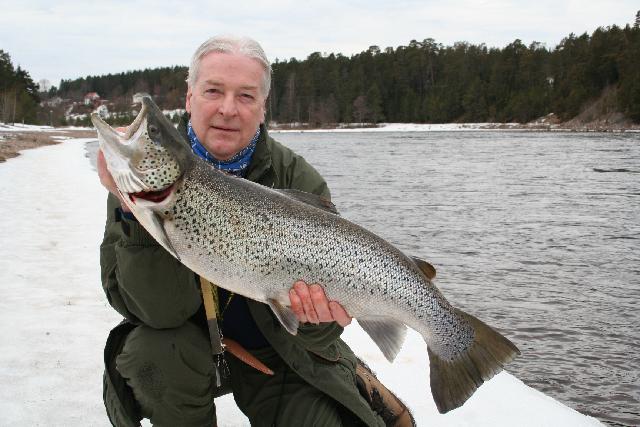 060416 Öring 7,2kg Jyrki Leskinen Finland Foto:Patrik Jaurnell