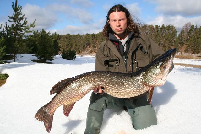 060417 Gädda 13,4kg 122cm Jiri Hajek Tjeckien Foto:Patrik Jaurnell
