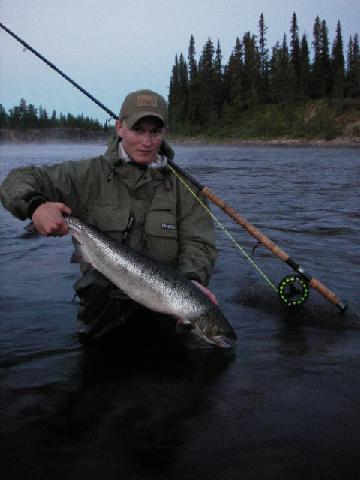 Lax på 3,92 kg tagen av Peter Eriksson, Neitigården. Landad på fluga den 30/7- 06.
