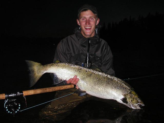 Lax på 6,65 kg tagen av John Eriksson, Neitigården. Landad på fluga den 19/8-06.