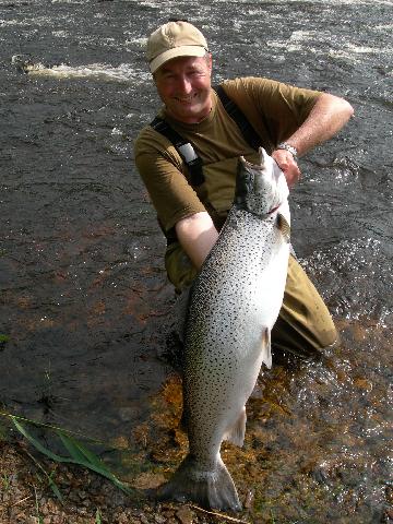 2007-06-06 Martin von Euw CH öring 9,8 kg pool 1