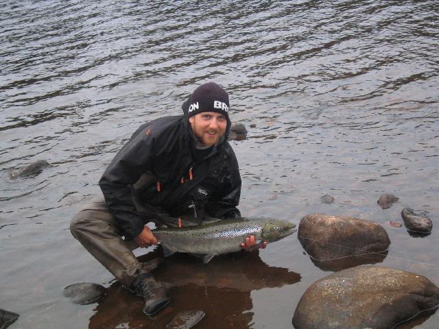 Lax tagen av Andreas Olsson, guide på Lainio Vildmark