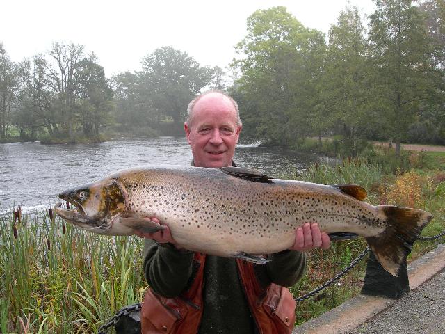 2007-09-25 Årets största Havsöring tagen av  Kenn Hansen DK 10,62 kg pool 5 spinn